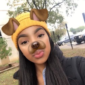 Meet your Posher, Laila